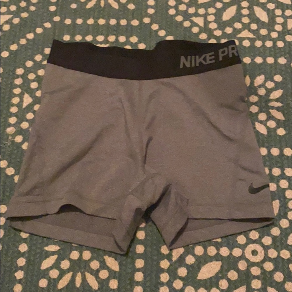 Small Women’s Dri-Fit Nike Pros